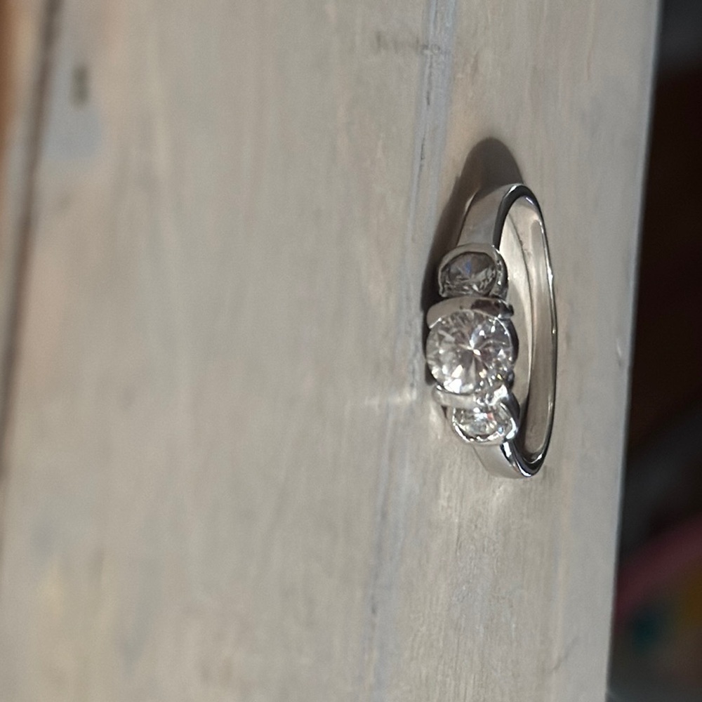 Elegant Silver Ring with Clear Stones